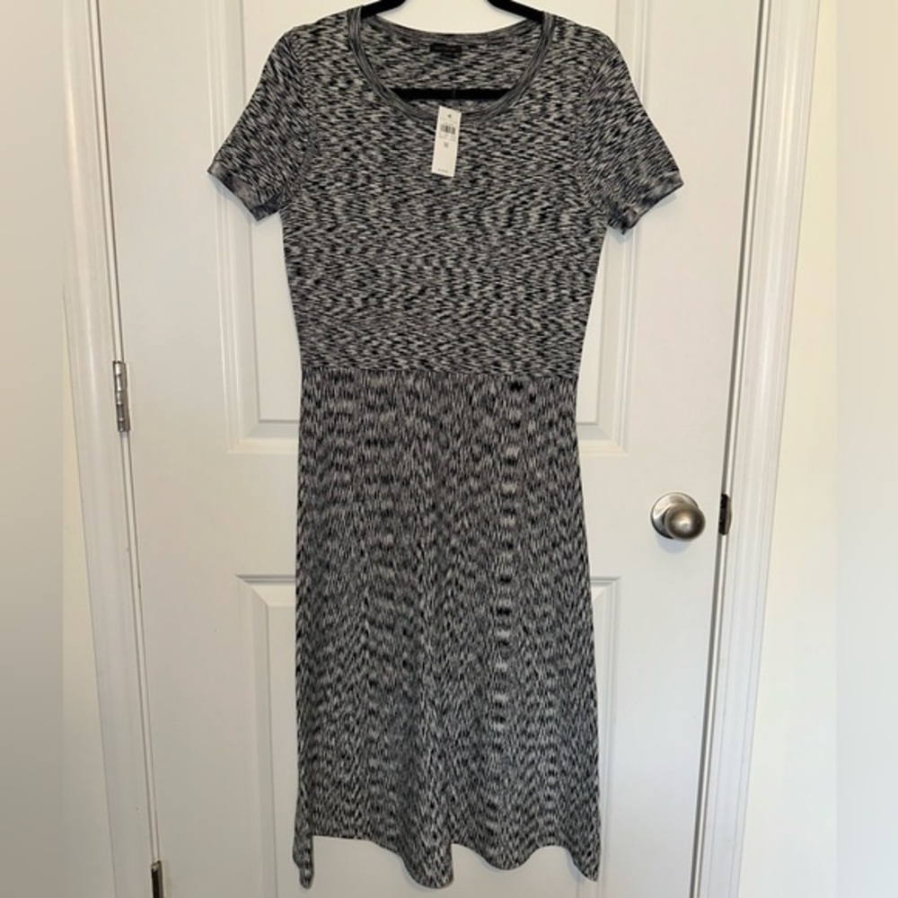 NWT ANN TAYLOR  Black/Gray A-Line Sweater Dress Size Medium